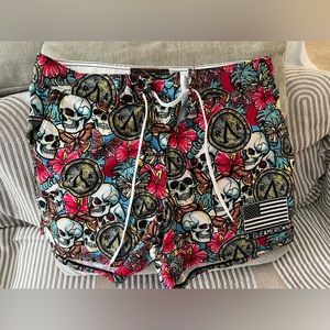 Rogue American Skull print shorts, Men’s, fit like a large